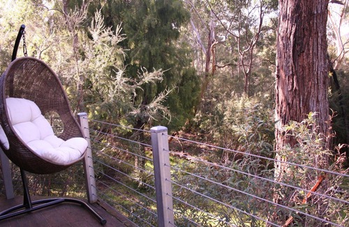 Halls Gap House | Heavenly Retreat - King bed, luxury spa, undercover parking!