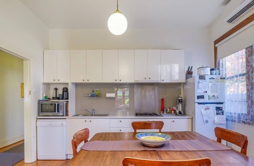 South Hobart Apartment | Hedge Cottage - Belton Apartments South Hobart
