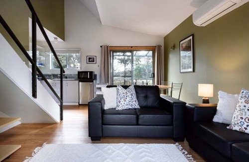 Black Hills Cottage | Heimat Rural Retreat - Pademelon Patch Chalet