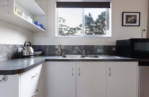 Black Hills Cottage | Heimat Rural Retreat - Pademelon Patch Chalet