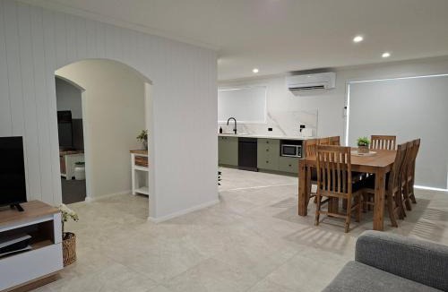 Mount Gambier House | Heinlen Family Retreat on Boandik