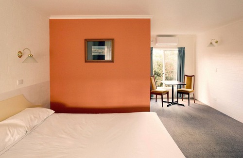 Hepburn Springs Hotel | Hepburn Springs Motor Inn