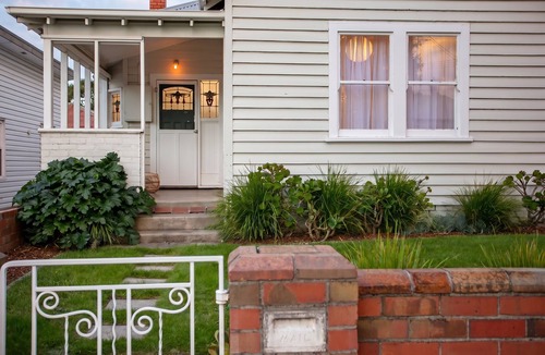 Golden Point House | Heritage 3-Bed Home | Walk to Sovereign Hill & CBD