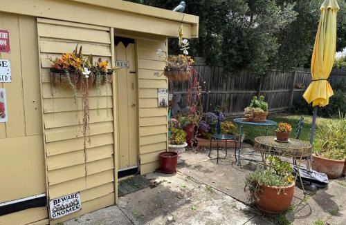 Geelong West House | Heritage Cottage close to shopping & restaurants