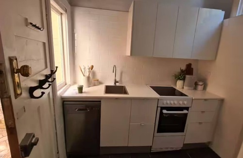 Balmain East Apartment | Heritage Garden Apartment - Balmain East - Parks, Pubs & Harbour Walks