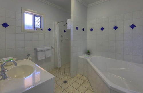 Richmond Hill Hotel | Heritage Lodge Motel