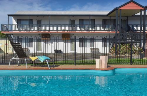 Lakes Entrance Hotel | Heyfield Motel and Apartments