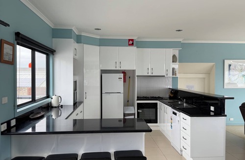 Lakes Entrance Hotel | Heyfield Motel & Apartments