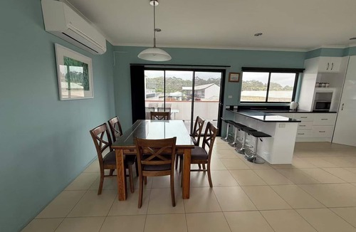 Lakes Entrance Hotel | Heyfield Motel & Apartments