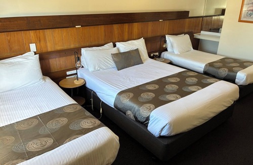 Stawell Hotel | Hi Way Eight Motor Inn