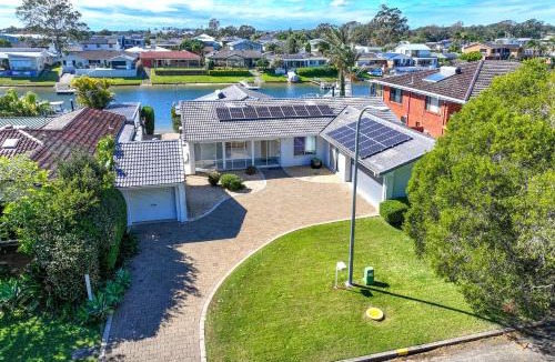 Port Macquarie House | Hibbard Waterfront Escape