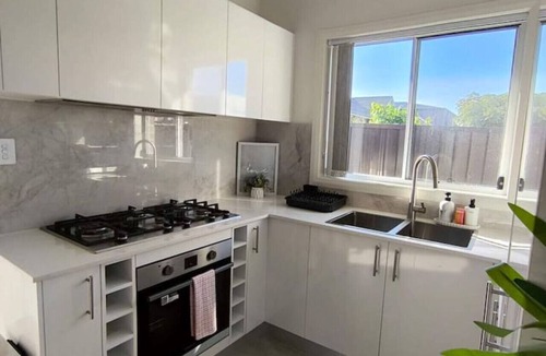 Kingsgrove House | Hidden Grove Getaway Kingsgrove