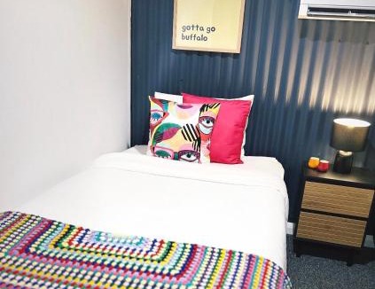 Dubbo House | Hidden Haven - Urban Oasis - Secret Space - Off-street parking