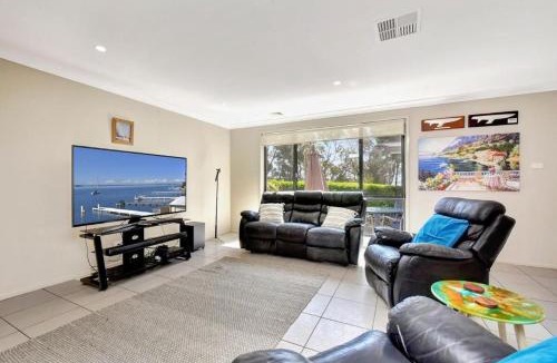 Nords Wharf House | Hidden Horizon - 1pm checkout Sun - 5bed 3 bathroom