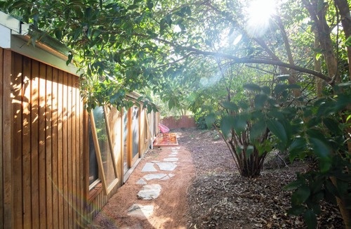 Castlemaine Apartment | Hideaway in central Castlemaine