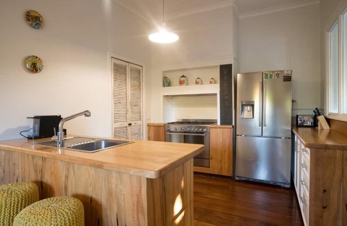 Margaret River House | Higgins Hideaway - Central Cottage with Garden Oasis