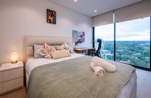 St. Leonards Apartment | High-Rise1BR Views Free Parking St Leonards