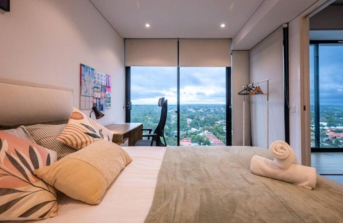 St. Leonards Apartment | High-Rise1BR Views Free Parking St Leonards