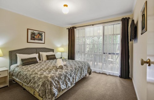 Bright House | Highland Valley Cottage 5
