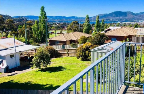 Hobart House | Hikers paradise/couples escape. Cls to MONA/Hobart