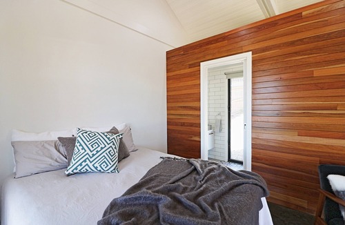 Merimbula Cabin | Hill St Studio - Couples Getaway