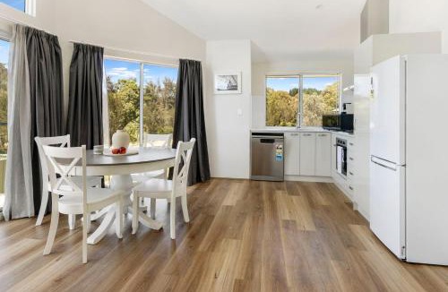 Nannup House | Hill View Cottages - Sail A