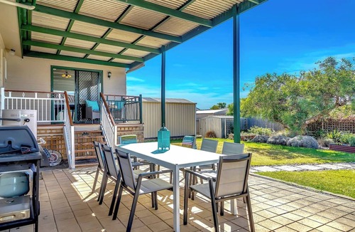Hayborough House | Hillside Hideaway Family Home Near Victor Harbor