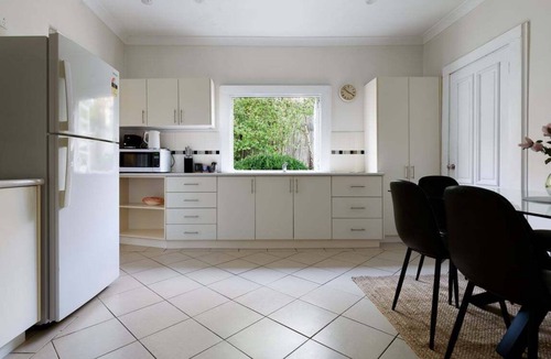 South Launceston House | Hillside Retreat Near Launceston CBD