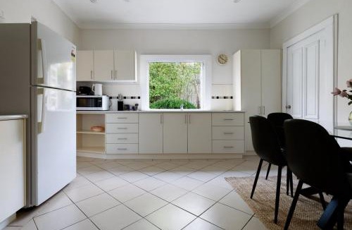 South Launceston House | Hillside Retreat Near Launceston CBD