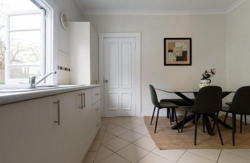 South Launceston House | Hillside Retreat Near Launceston CBD