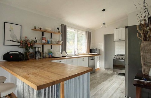 Mullamuddy Cottage | Hilltop Hideaway, Firepit, Starry Nights & Privacy