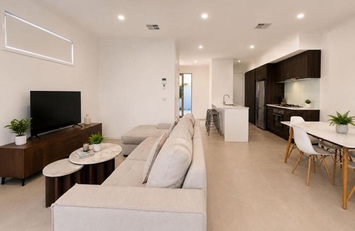 Mudgeeraba House | Hinterland Nook Stay near Robina & Cbus