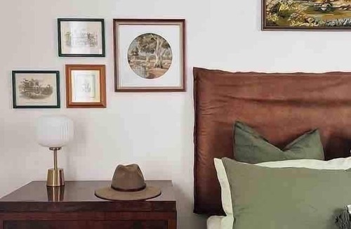 Beechworth Apartment | Historic Gammons Stunning Balcony Views Central