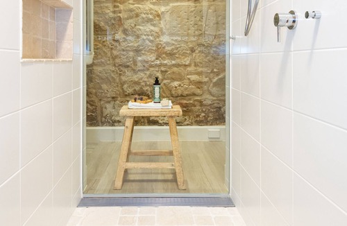 Battery Point Villa | Historic Hobart townhouse with river and park views