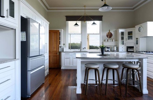 Melrose House | Historic Homestead: Views & Shared Tennis Court