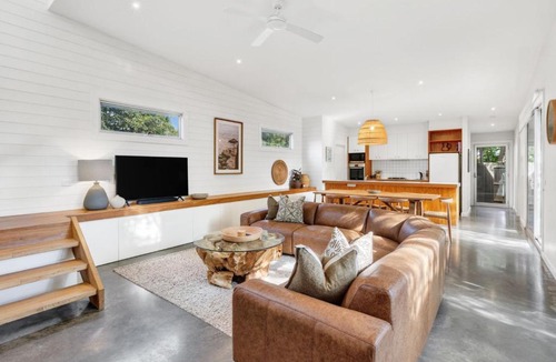 Barwon Heads House | Hitchcock Getaway; Central Barwon Heads, Sleeps 6