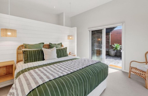 Barwon Heads House | Hitchcock Getaway; Central Barwon Heads, Sleeps 6
