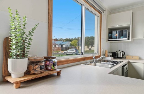 Warrane House | Hobart Haven – Family Accommodation in Warrane, Hobart