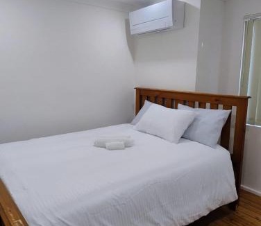 Quakers Hill House | Holiday Accommodation House
