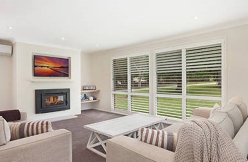 Wamberal House | Holiday Acreage - located at Wamberal