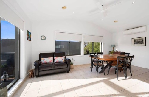 Torquay House | Holiday Haven – Coastal Comfort in Old Torquay