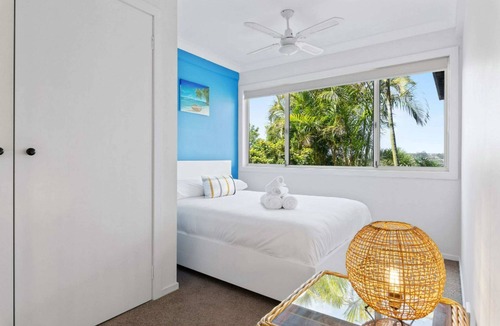 Wamberal House | Holiday Home with Ocean Views Wamberal