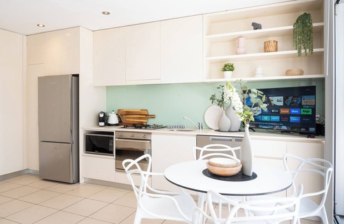 Bondi Beach Apartment | HolidayRento Boutique Terrace Apt in Bondi Beach