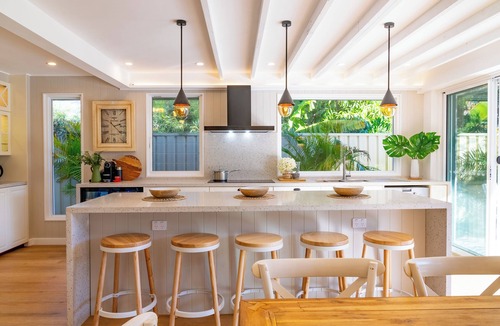 Shoal Bay Villa | HolidayRento Capri Beach House Retreat Shoal Bay