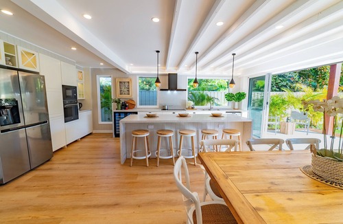 Shoal Bay Villa | HolidayRento Capri Beach House Retreat Shoal Bay