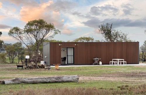 Laharum House | Hollow Mountain Cabin Laharum Dadswell Bridge