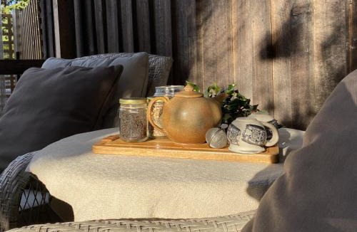 South Bruny House | Holly Tree Hut - Gypsy Wagon with Breakfast