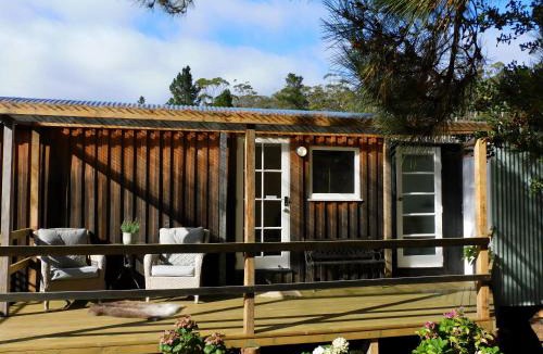 South Bruny House | Holly Tree Hut - Gypsy Wagon with Breakfast