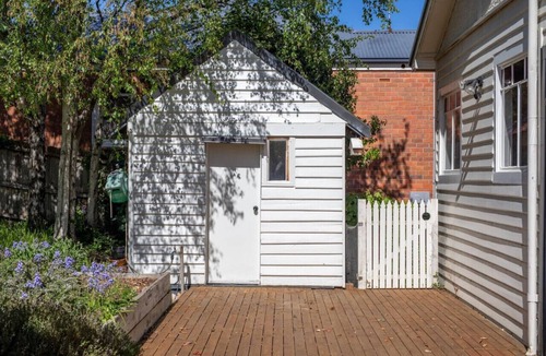 East Launceston House | Hollybrooke Cottage, prestige suburb in Launceston