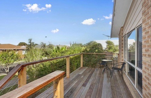 Torquay House | Holyhead Coastal Comfort -14 guests Walk to Beach